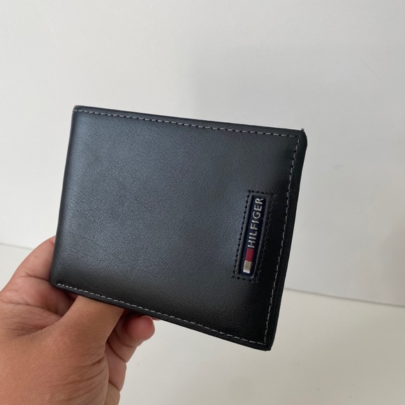 Tommy Hilfiger Other - Tommy Hilfiger wallet
